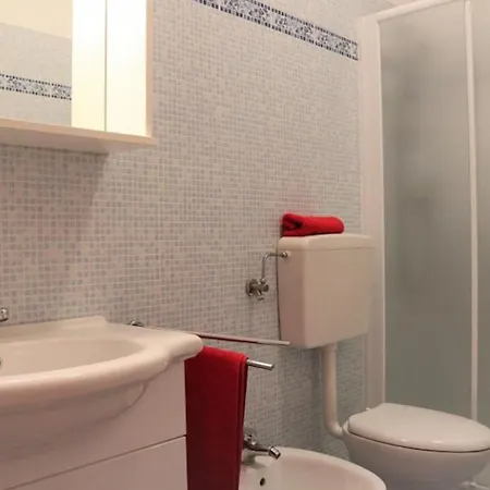 Chill And Fun In A Modern Μπιμπιόνε