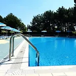 Chill And Fun In A Modern *