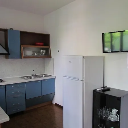 Chill And Fun In A Modern Lägenhet